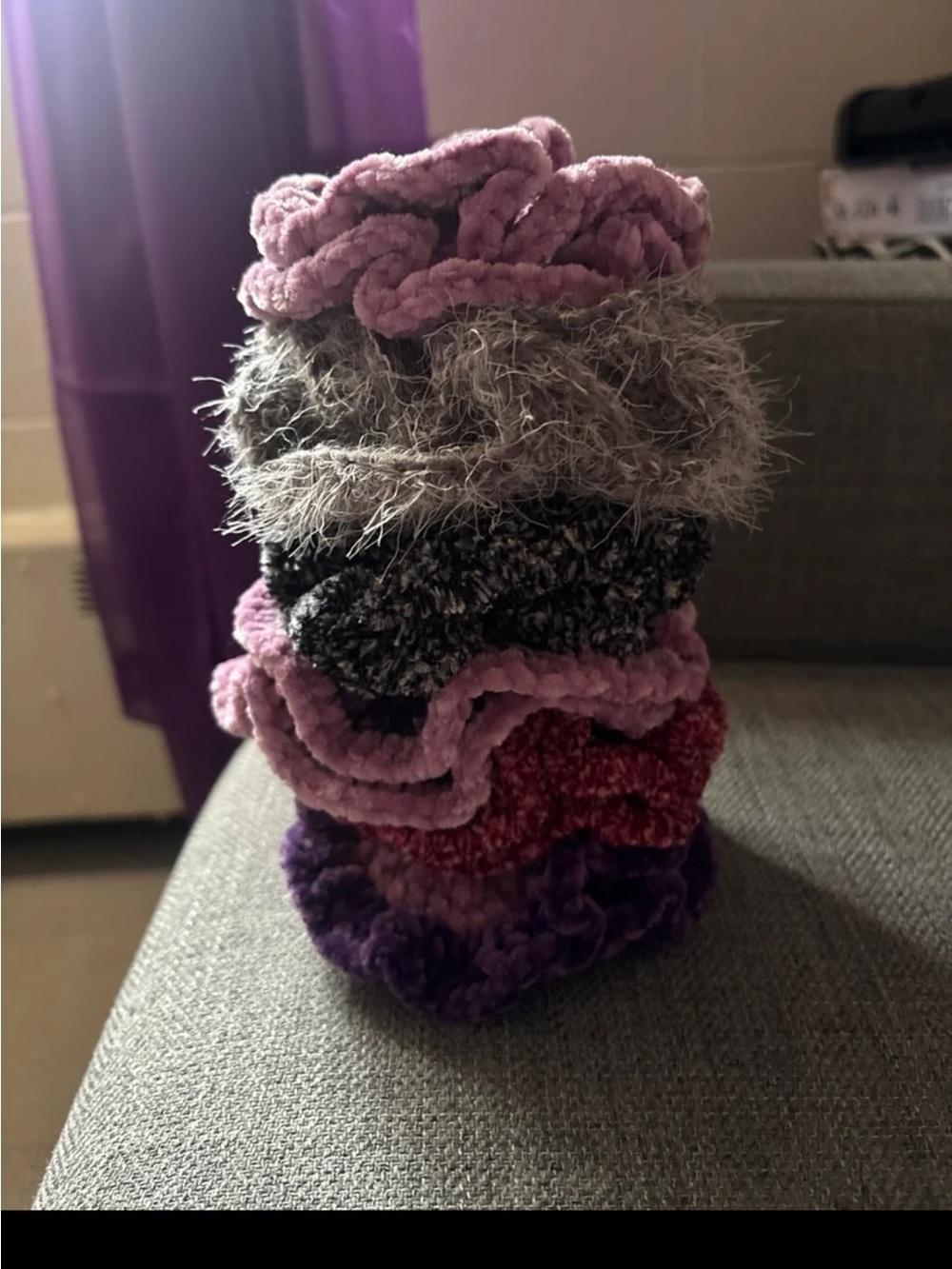 12 Bunches of Scrunchies plus 4 for Single Buns - Picture 3 of 4